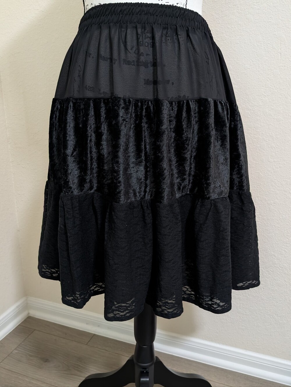 EUC•Bonjour 3 Tiered-Sheer, Velvet & Lace Maxi Black Skirt•Elastic Waist•MED🖤